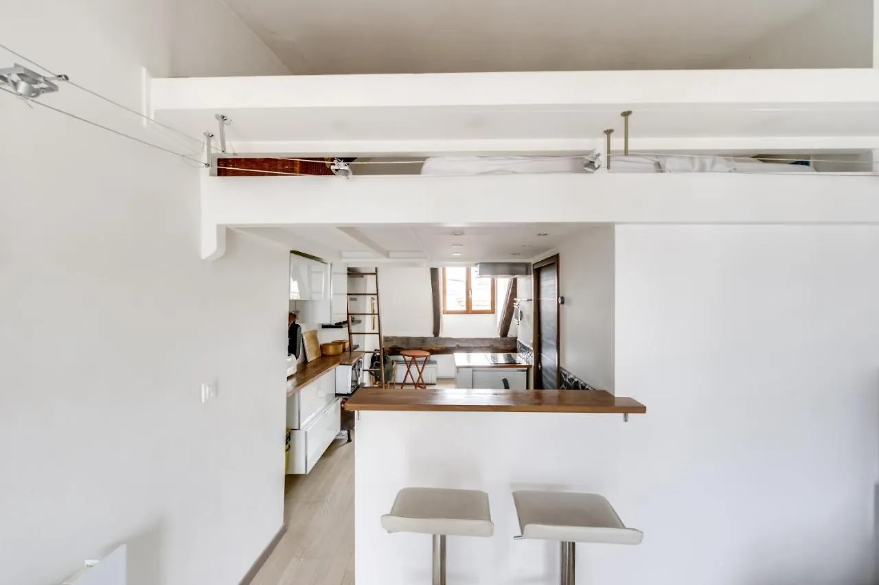1st - Chatelet Les Halles - Rue Ferronnerie - Id 161 Apartment