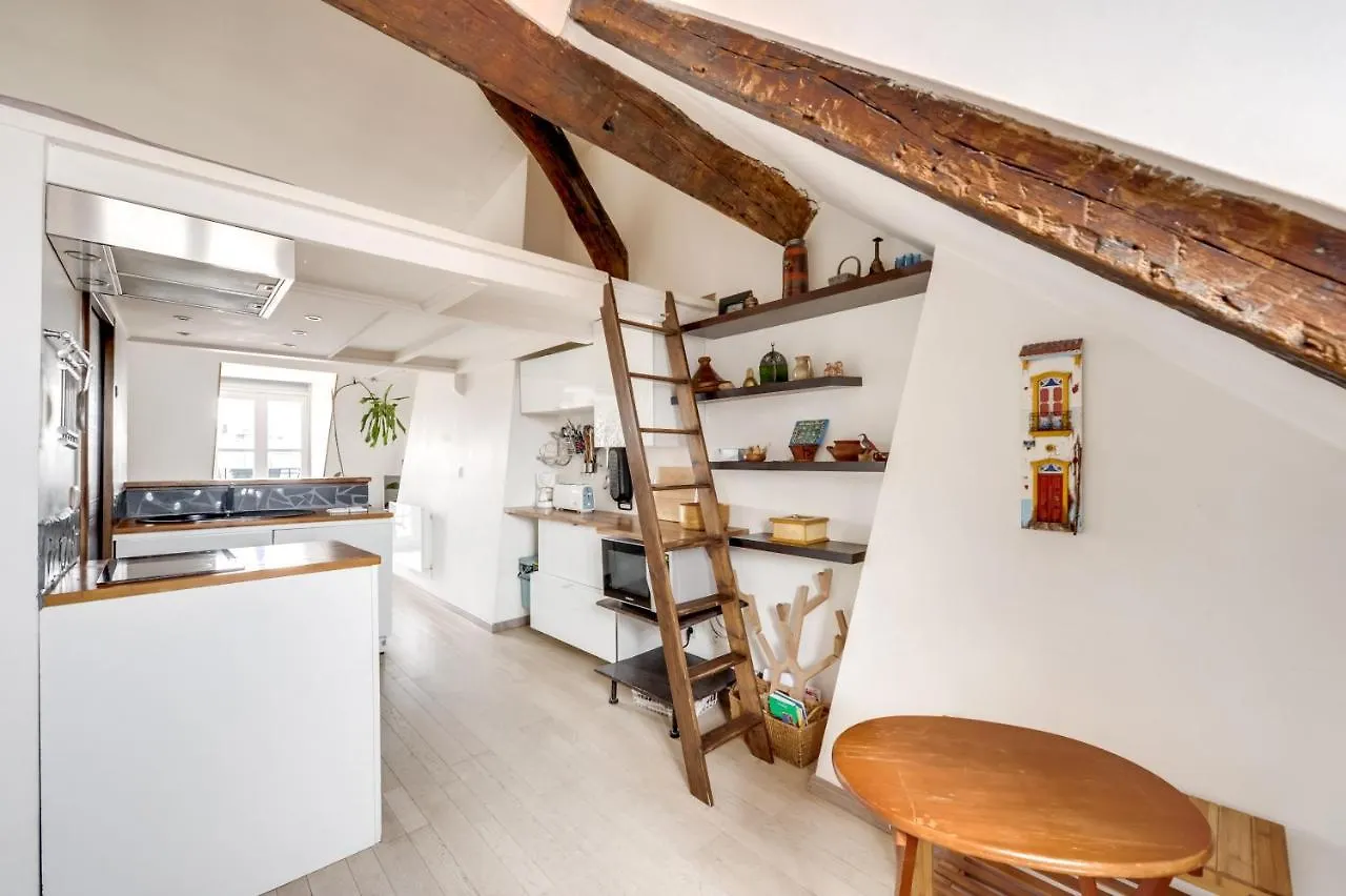 1st - Chatelet Les Halles - Rue Ferronnerie - Id 161